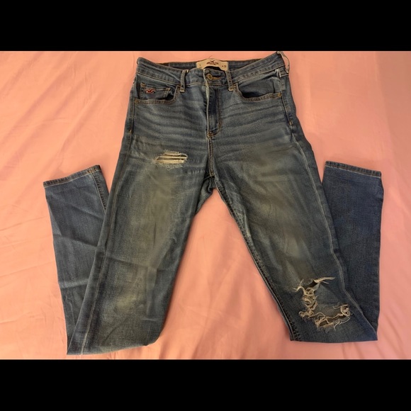 Hollister Jeans - Picture 1 of 2